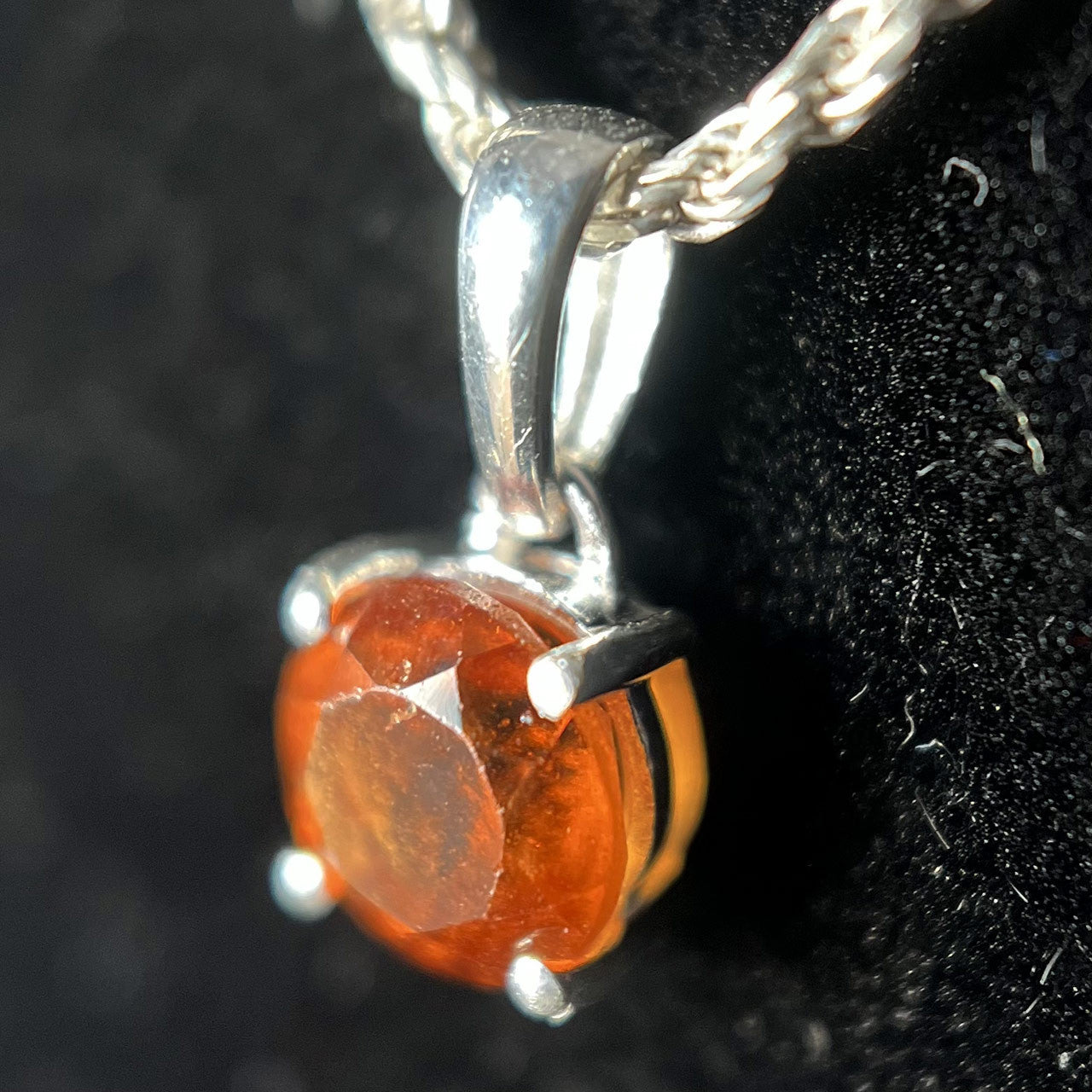 HESSONITE GARNET STERLING SILVER 6X6 CIRCLE PENDANT