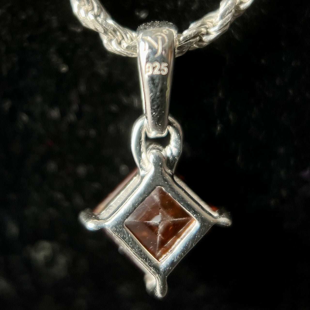 HESSONITE GARNET STERLING SILVER 5X5 SQ PENDANT