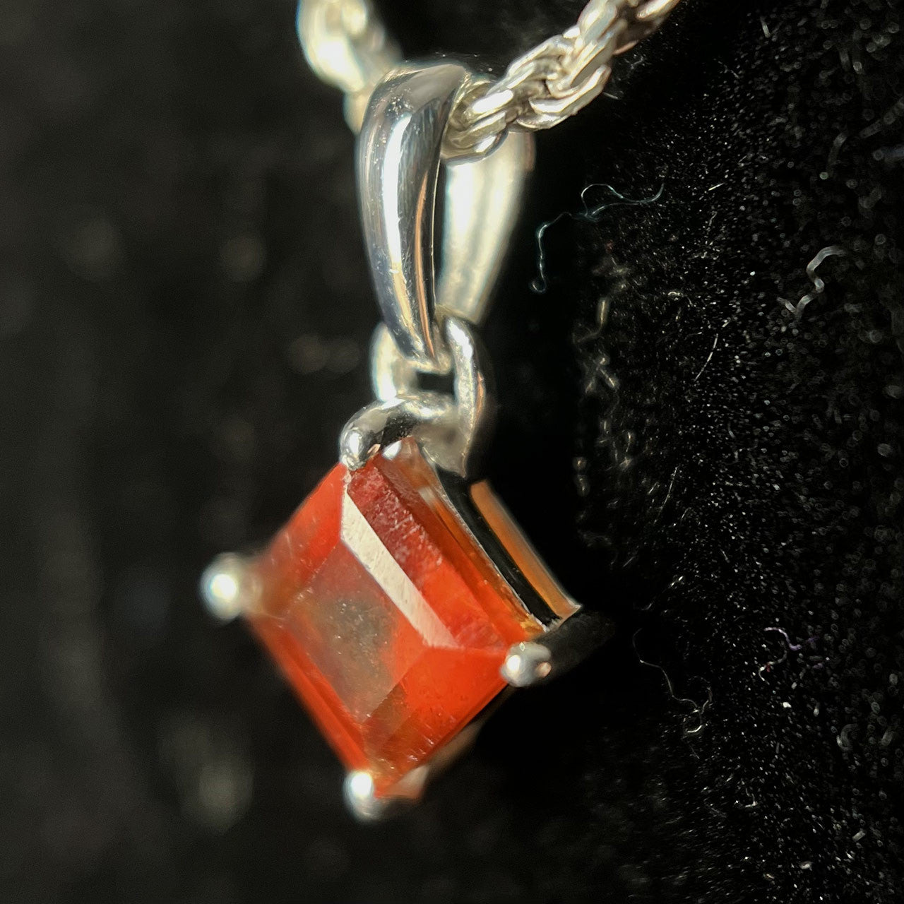 HESSONITE GARNET STERLING SILVER 5X5 SQ PENDANT