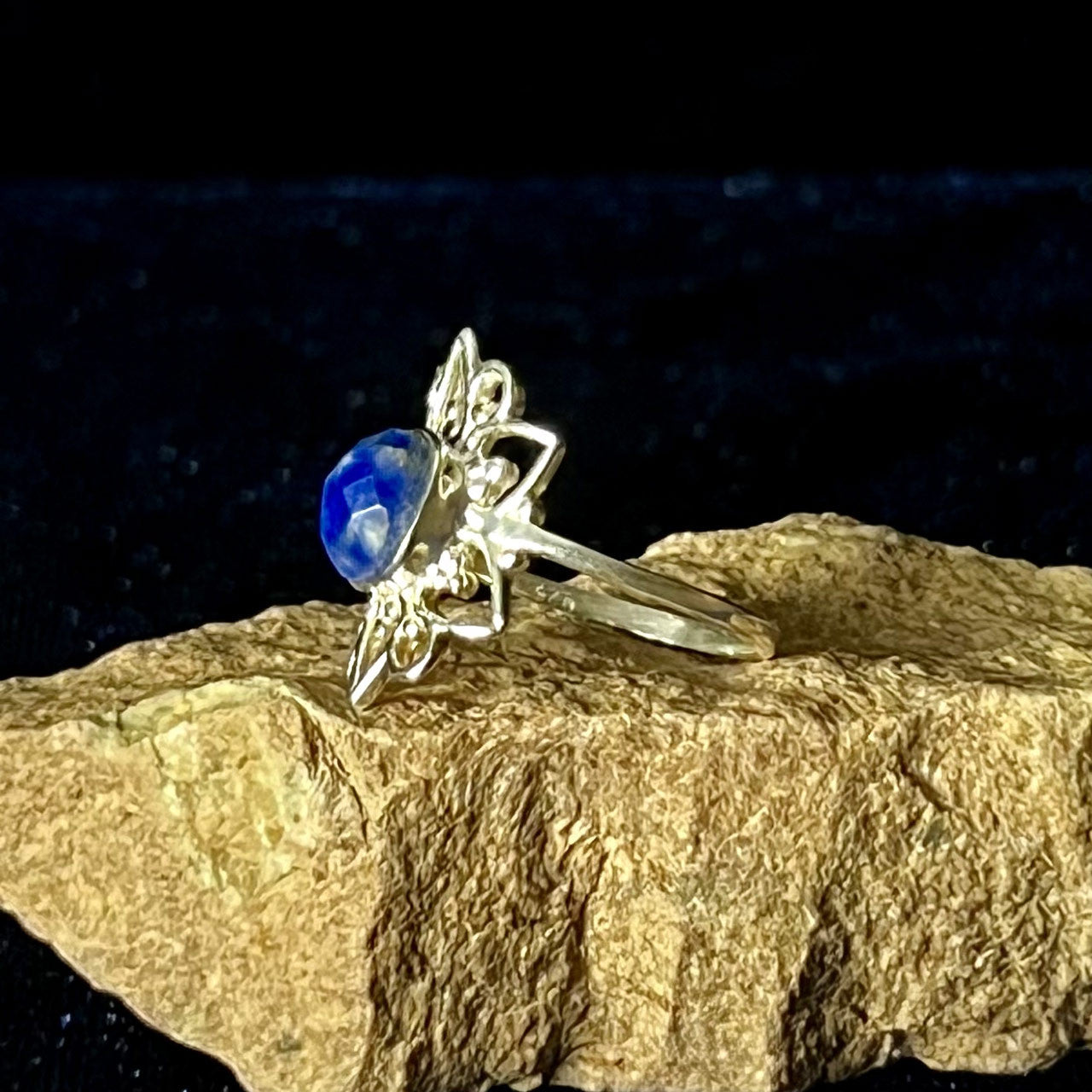 Lapis Lazuli Ring LOTUS 1