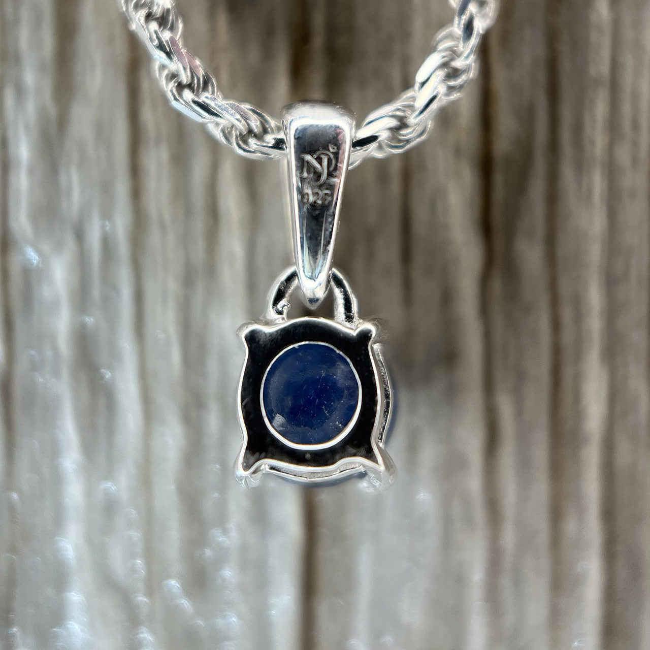 NATURAL BLUE SAPPHIRE CIRCLE PENDANT STERLING SILVER