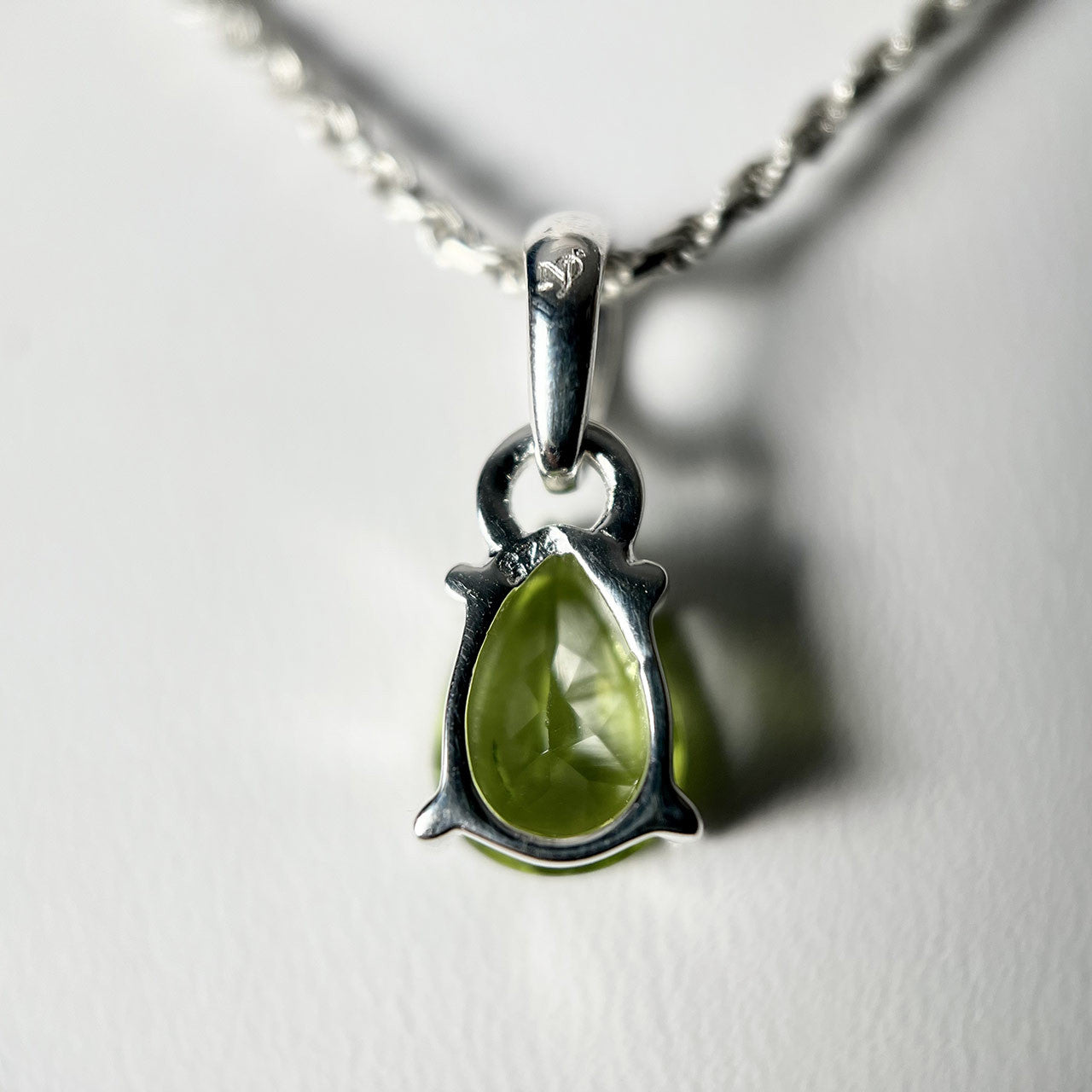 PERIDOT PENDANT STERLING SILVER