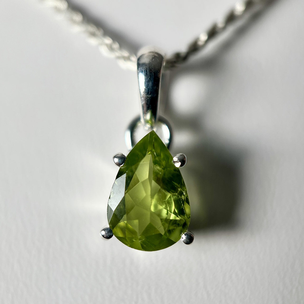 PERIDOT PENDANT STERLING SILVER