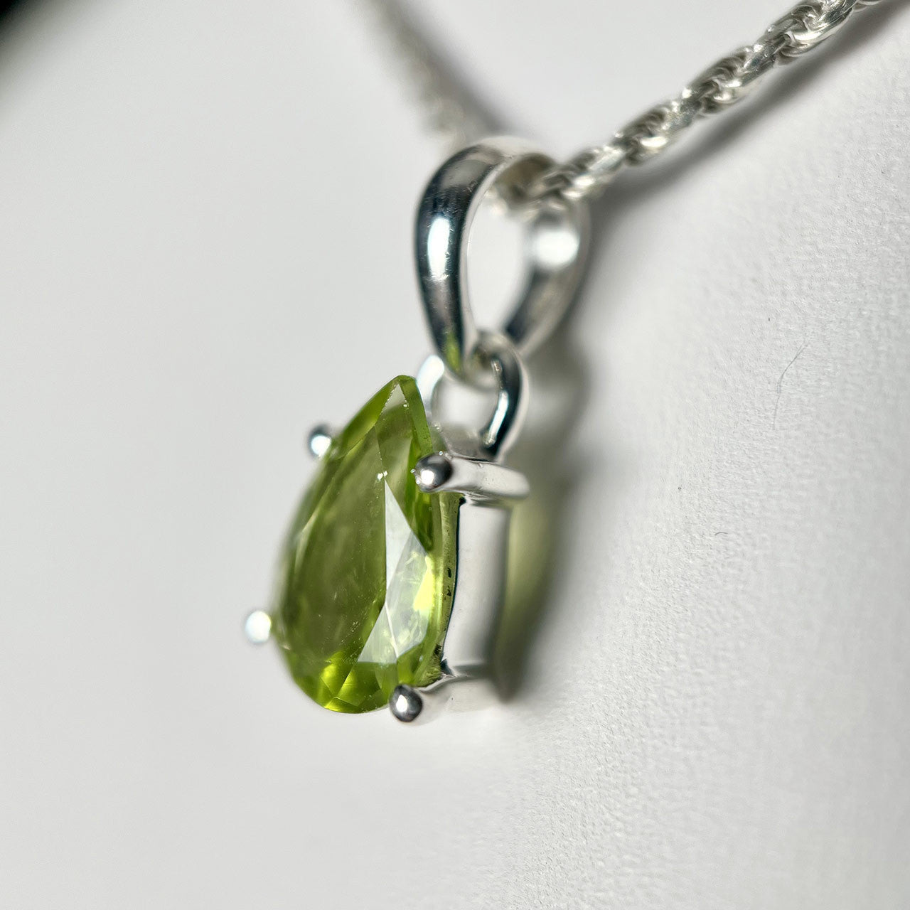 PERIDOT PENDANT STERLING SILVER