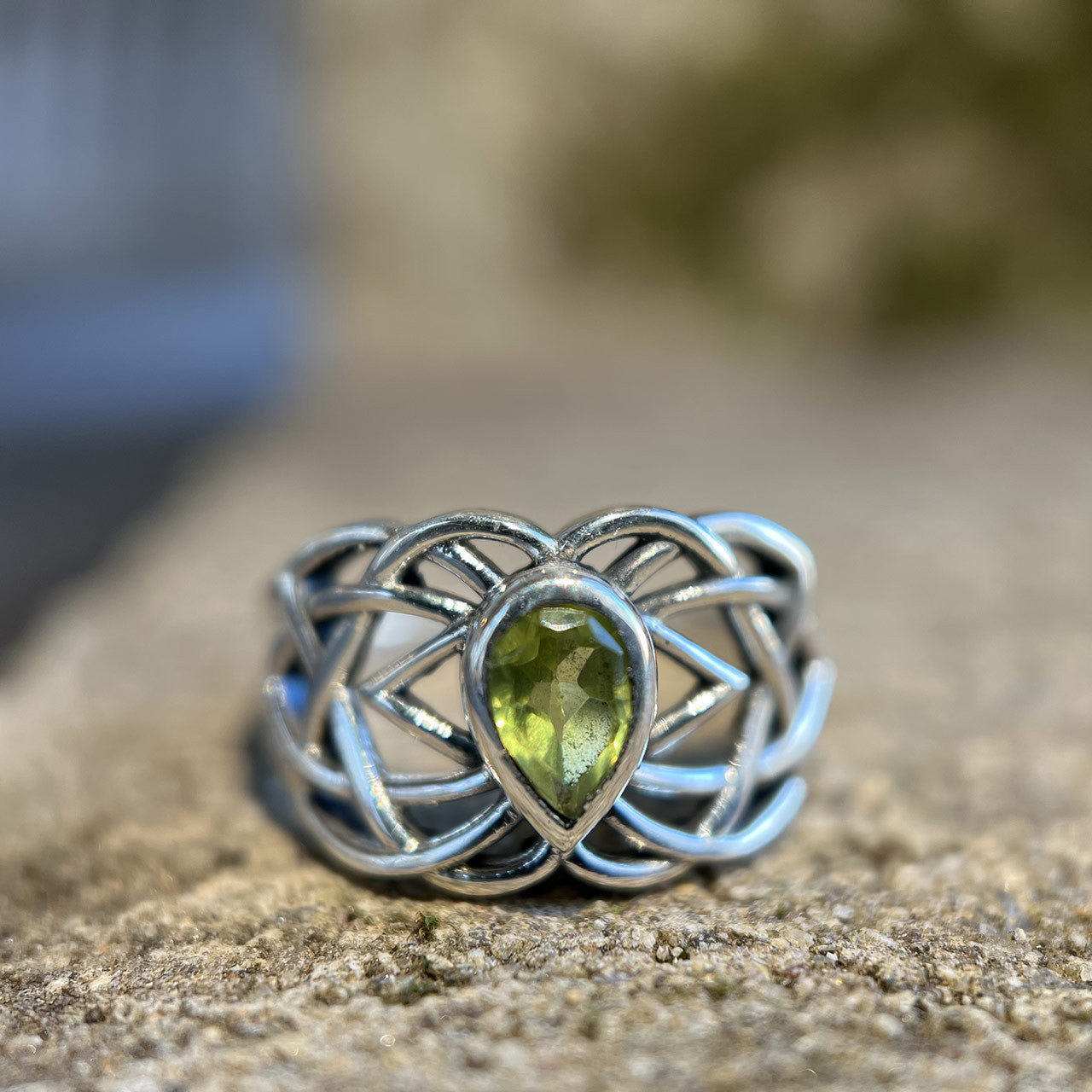 PERIDOT CELTIC RING STERLING SILVER