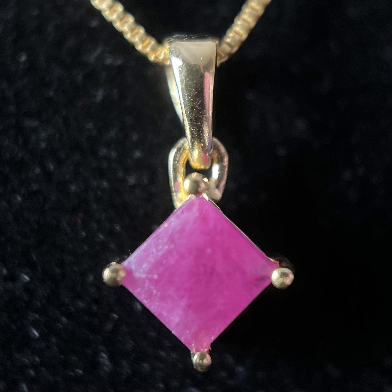 NATURAL RUBY 18K VERMEIL GOLD 5X5 SQ PENDANT