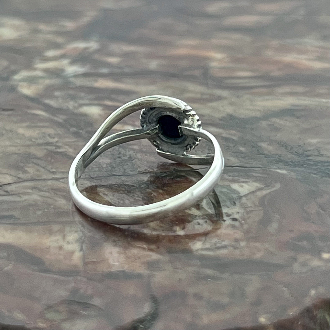 BLACK ONYX STERLING SILVER INFINITY RING