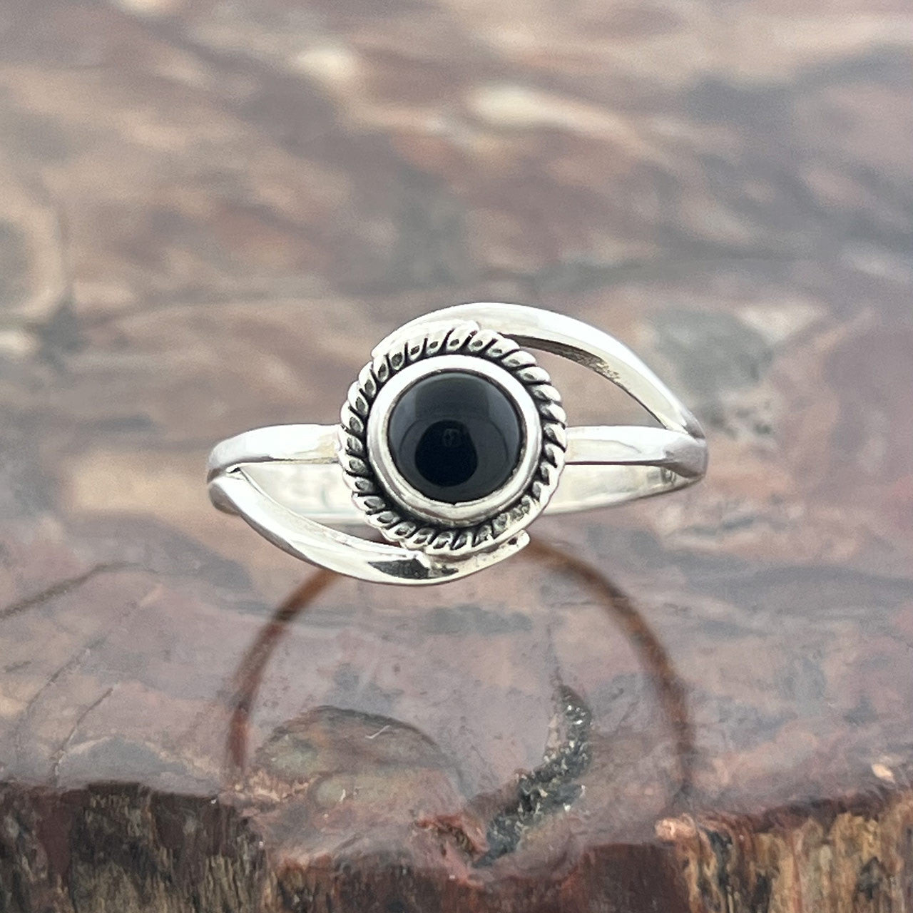 BLACK ONYX STERLING SILVER INFINITY RING