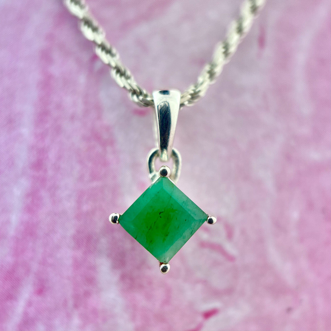 NATURAL EMERALD STERLING SILVER PENDANT SQ