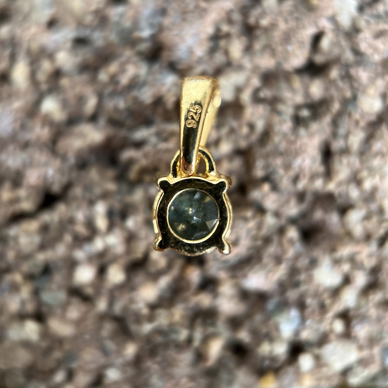 APATITE PENDANT VERMEIL YELLOW GOLD