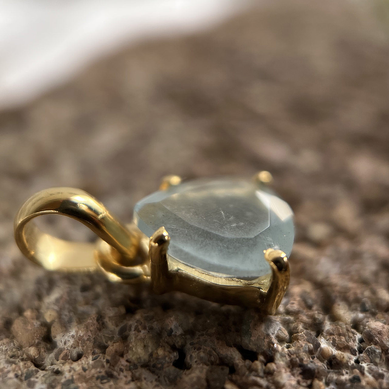 AQUAMARINE PENDANT VERMEIL YELLOW GOLD