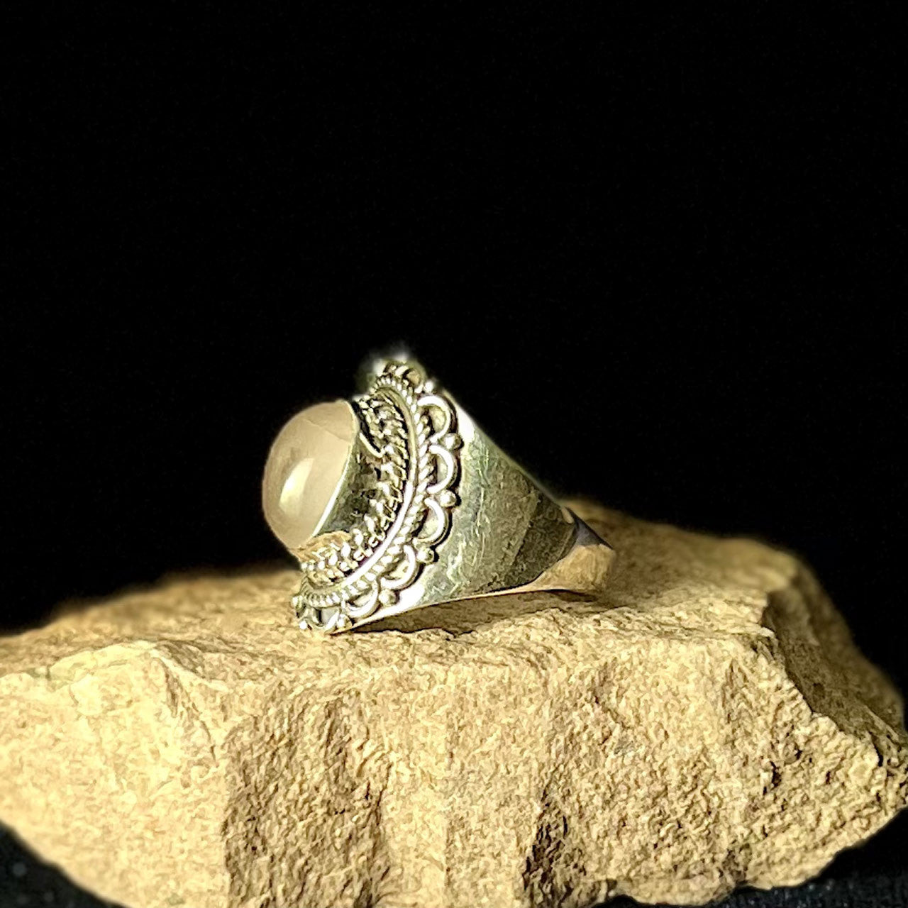 ROSE QUARTZ FILIGREE RING