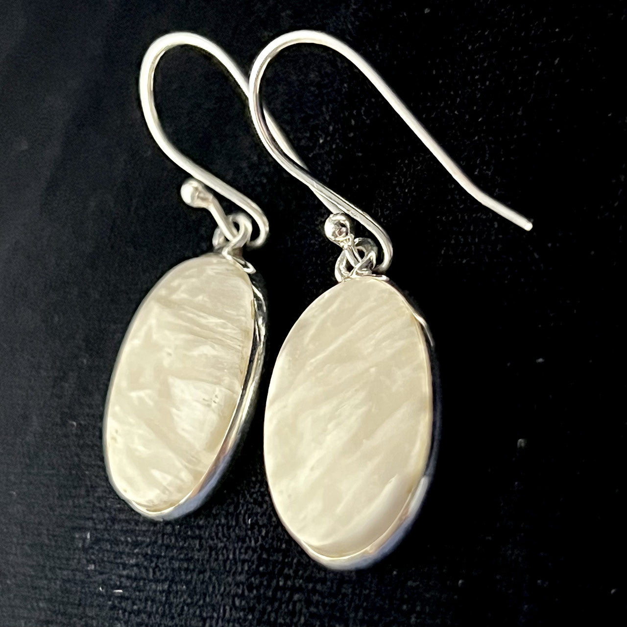 SCOLECITE EARRINGS