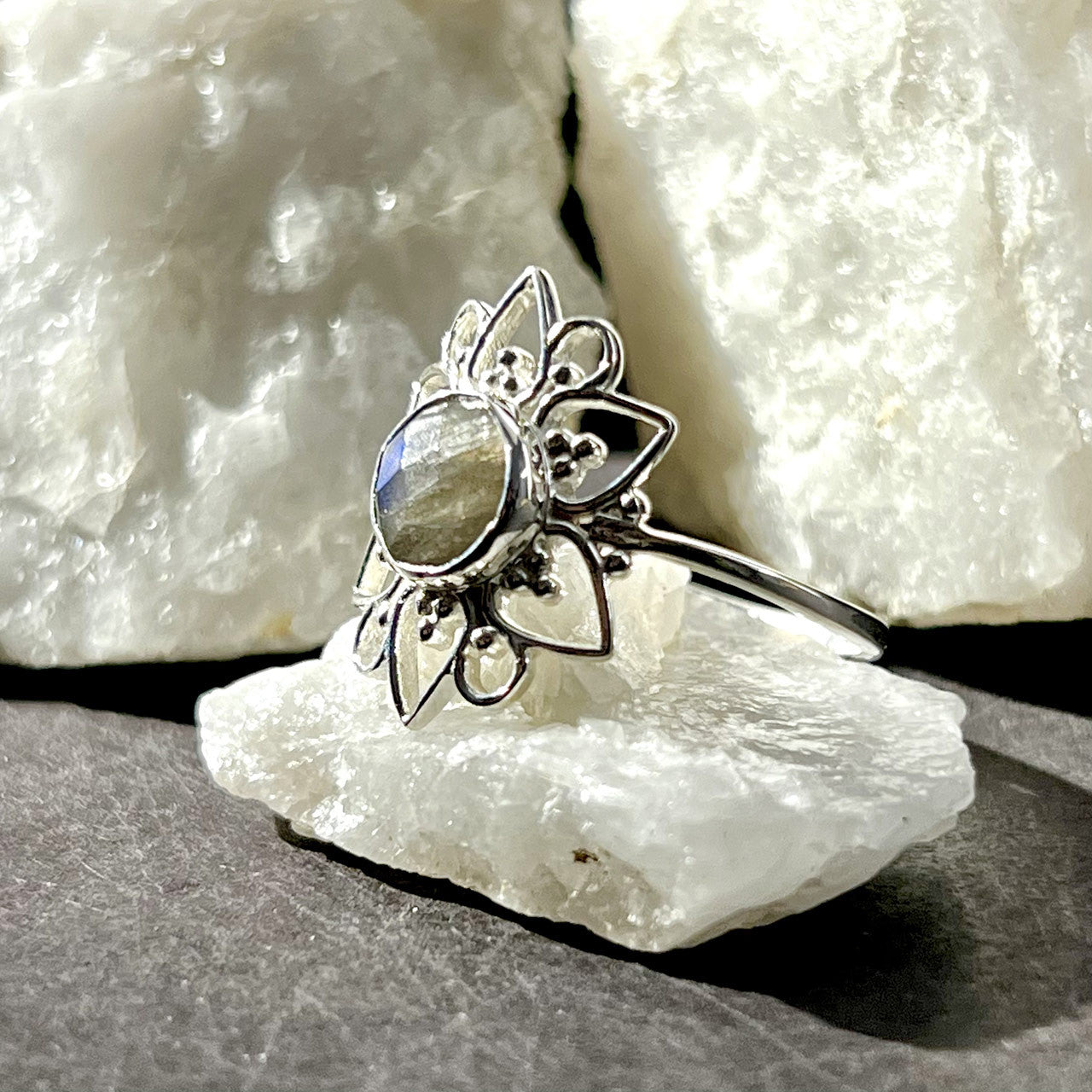 Labradorite Ring Lotus 1